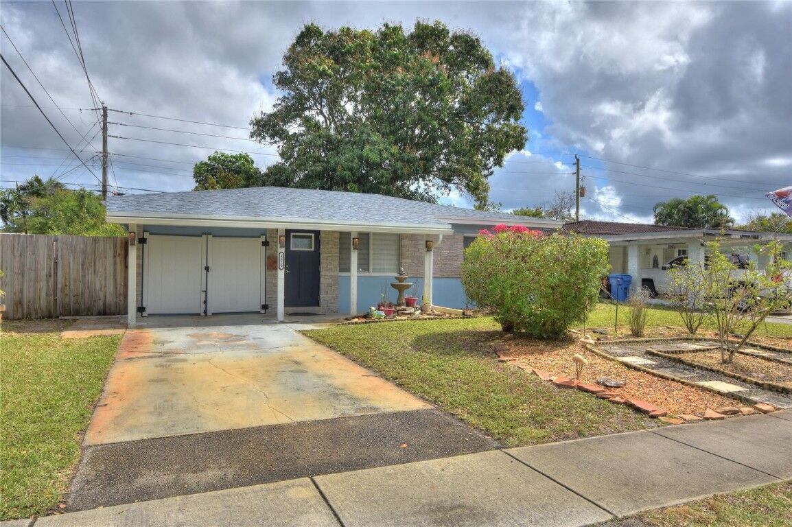 Property Photo: 4820 NE 1st Terrace FL 33334