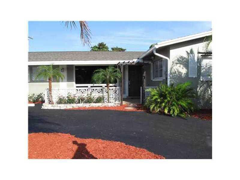 Property Photo:  5740 NE 18th Avenue  FL 33334 