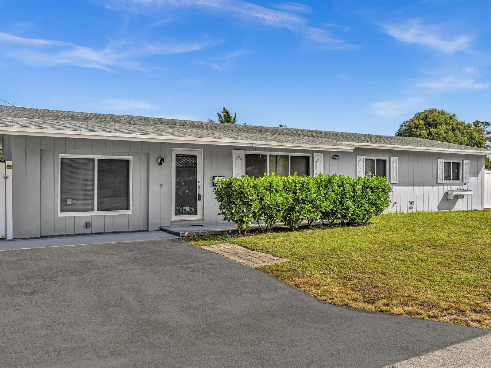 Property Photo:  4560 NW 3rd Avenue  FL 33309 