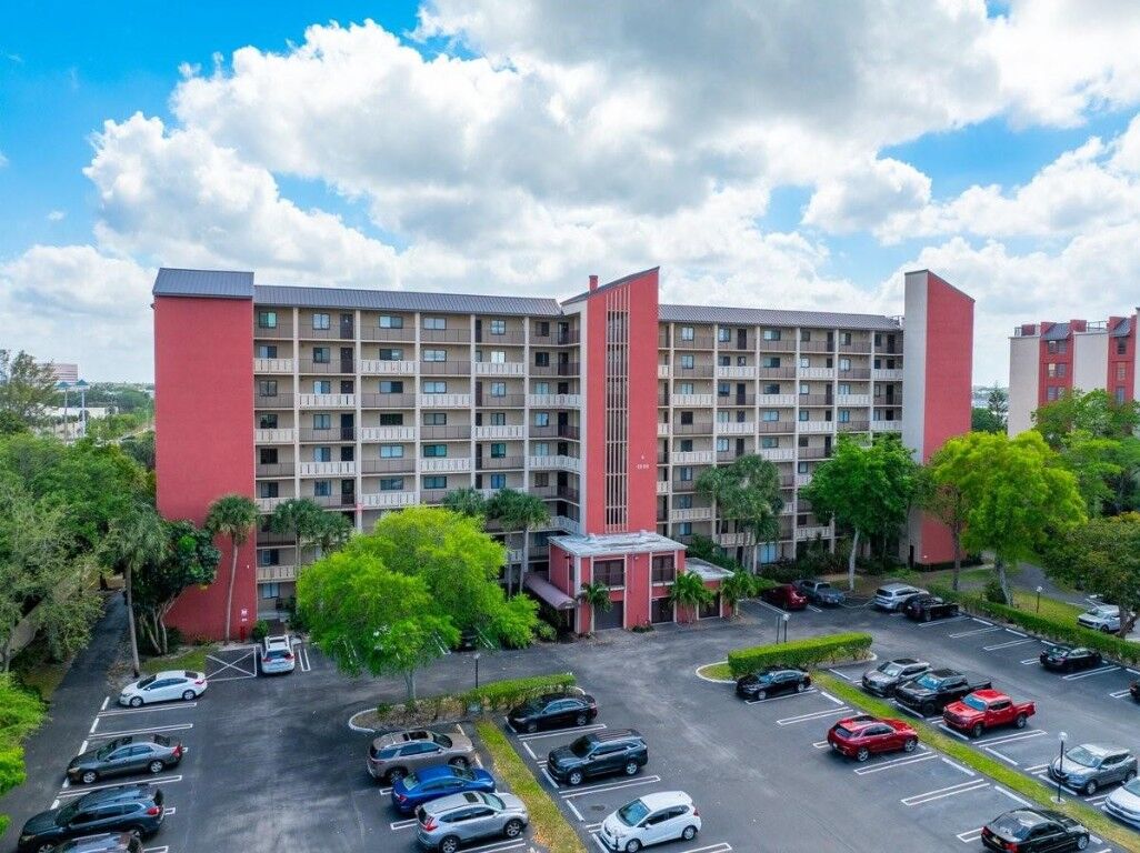 Property Photo:  2200 S Cypress Bend Drive 306  FL 33069 