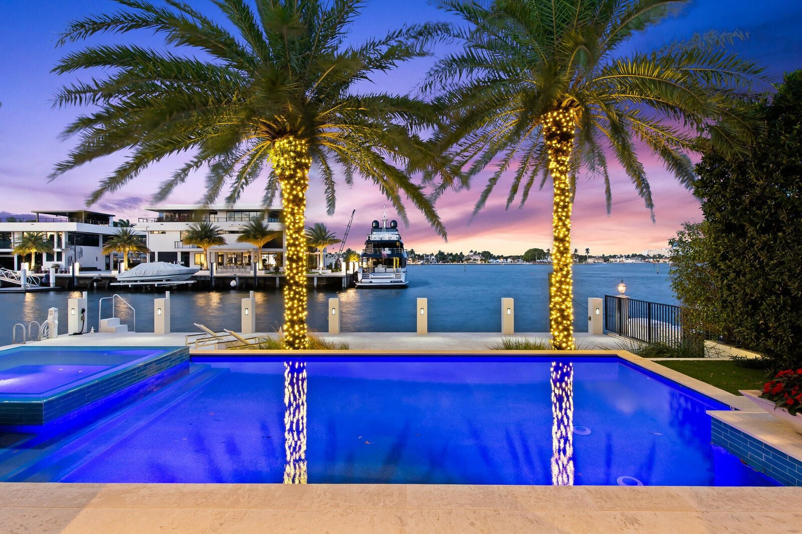 Property Photo:  1737 SE 13 Street  FL 33316 