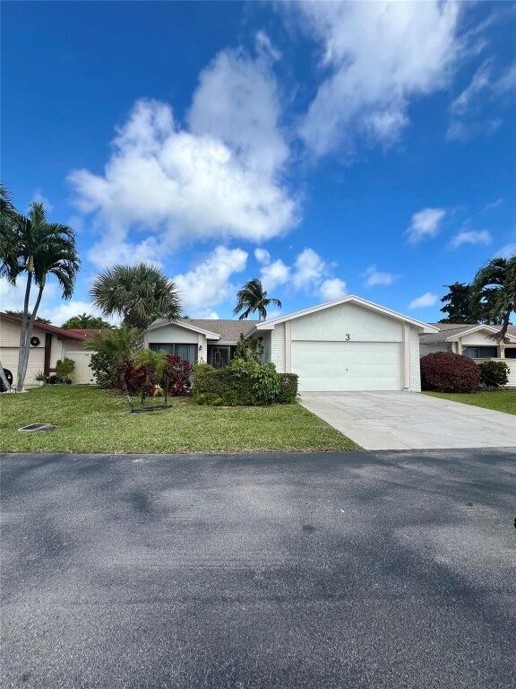 Property Photo:  3 Fawlkland Circle  FL 33426 
