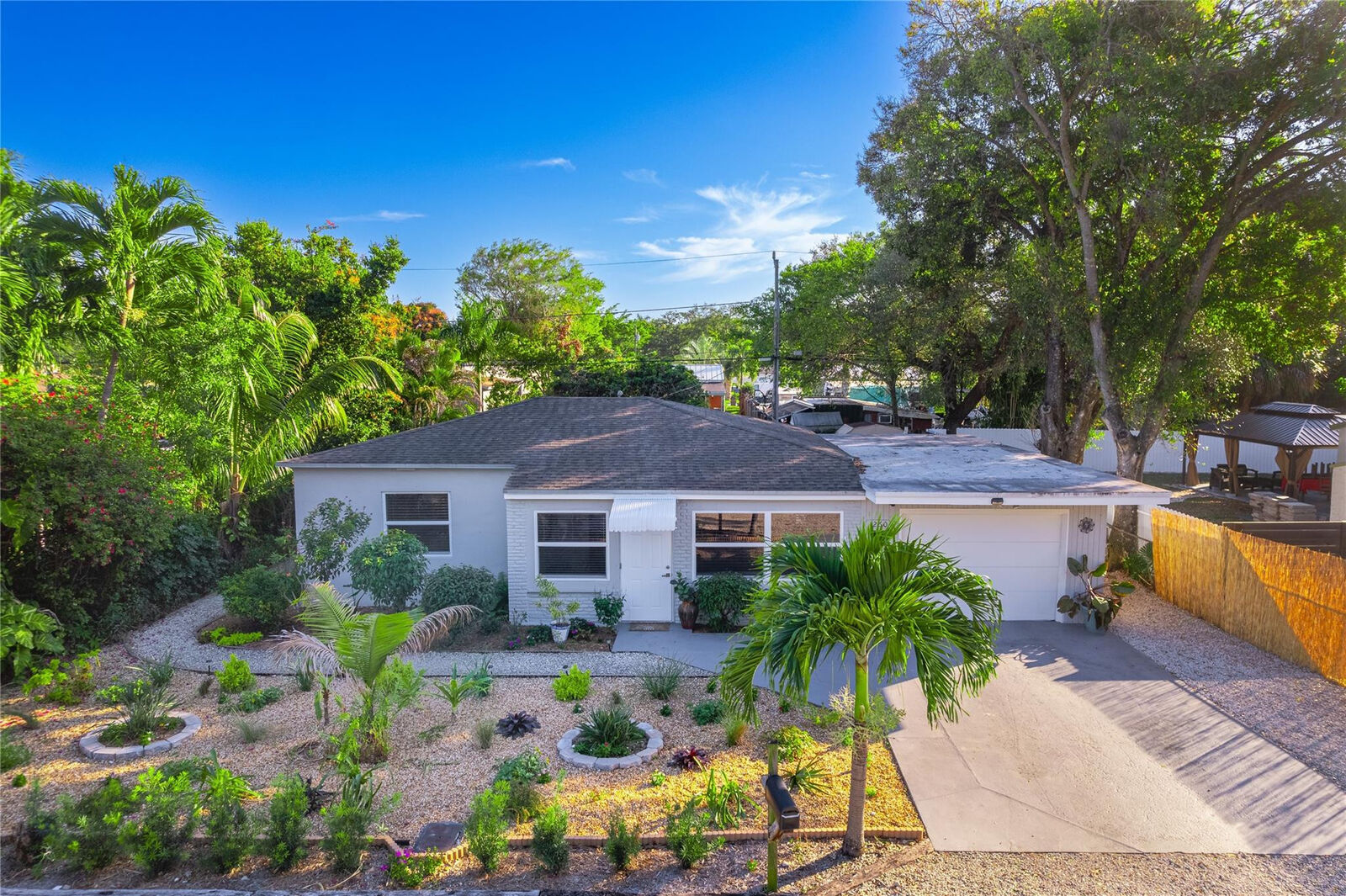 Property Photo: 1260 SW 29th Street FL 33315
