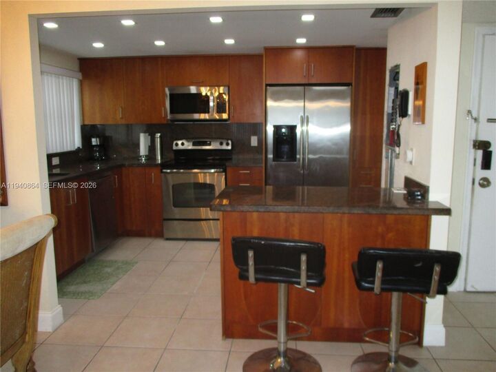 Property Photo:  1825 S Ocean Dr 609  FL 33009 