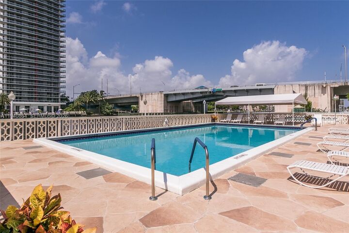 Property Photo:  1825 S Ocean Dr 609  FL 33009 