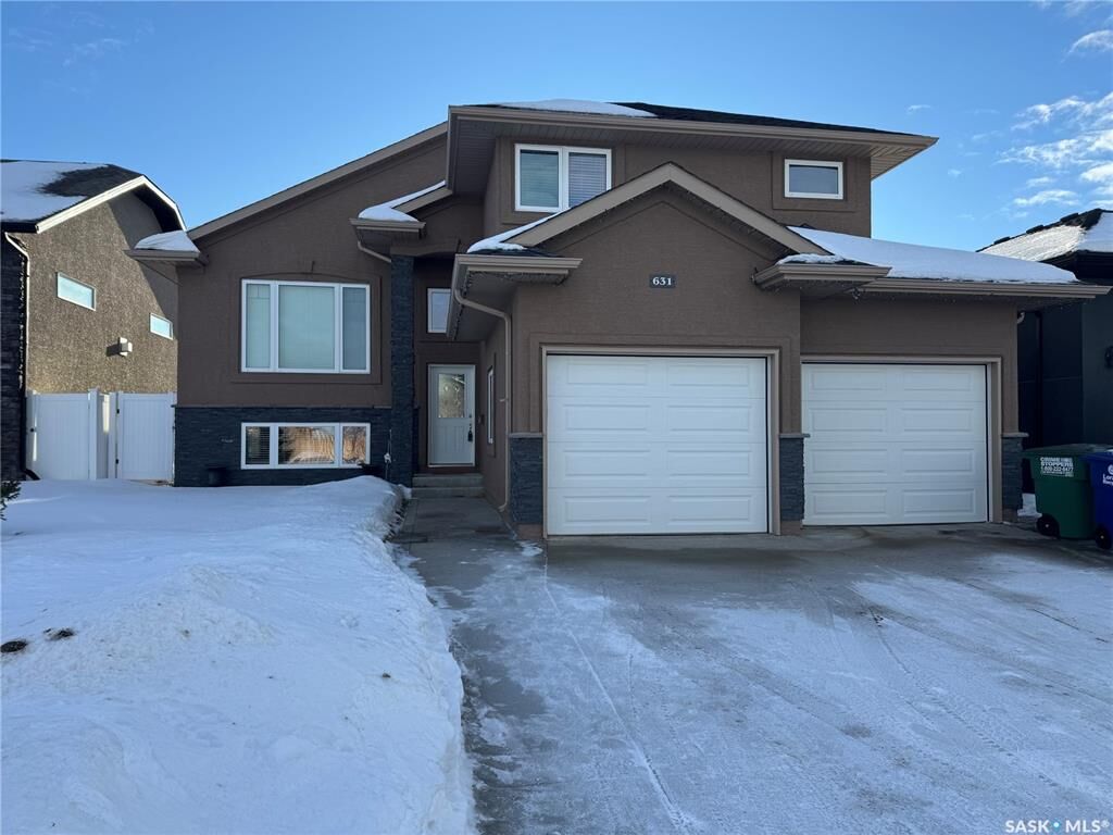 Property Photo:  631 Ledingham Crescent  SK S7V 0B6 