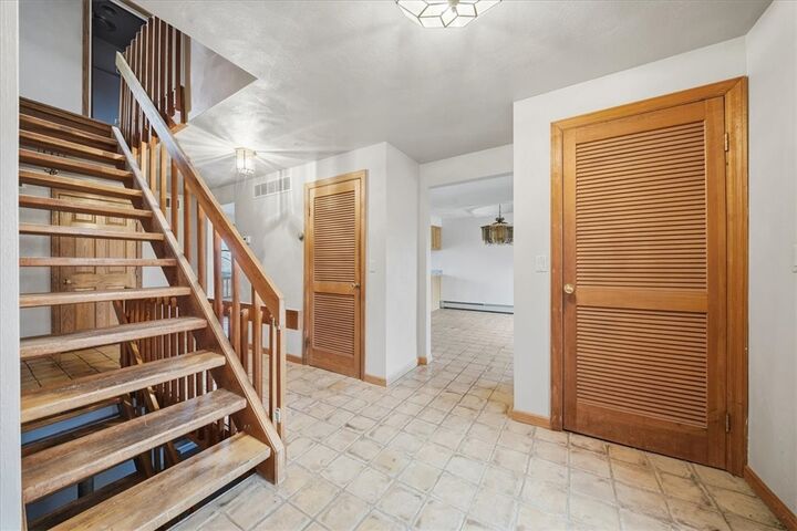 Property Photo:  221 Summit Dr  PA 15065 