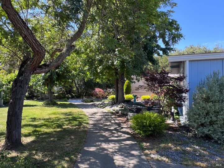 Property Photo:  192 Mosshill Court  CA 95409 