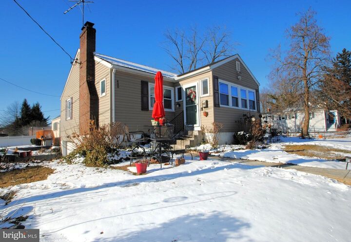 Property Photo:  400 W Holly Oak Road  DE 19809 