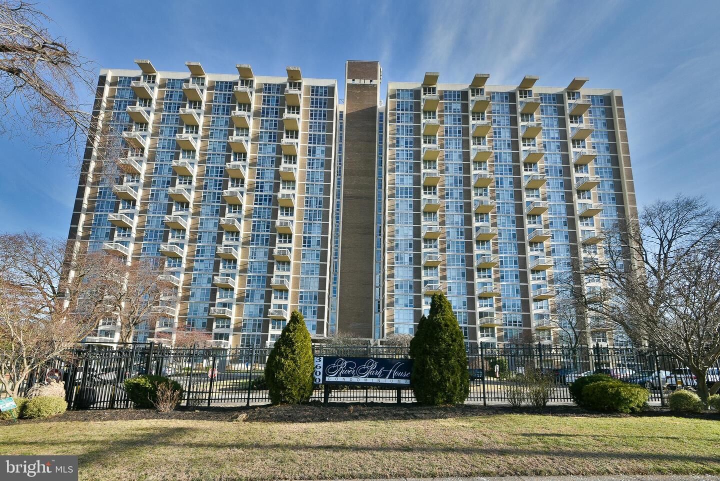 Property Photo:  3600 Conshohocken Avenue 00 909  PA 19131 