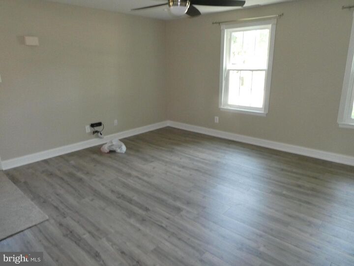 Property Photo:  10 Grasmur Court  NJ 08009 