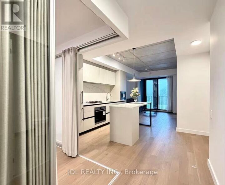 Property Photo: 1720 Bayview Avenue 402 ON M4G 0E5