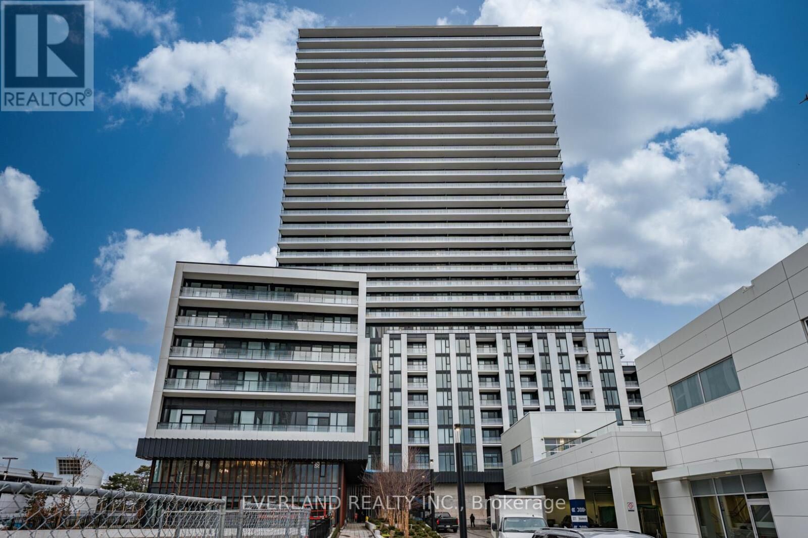 Property Photo:  5858 Yonge Street East 1211  ON M2M 0C6 