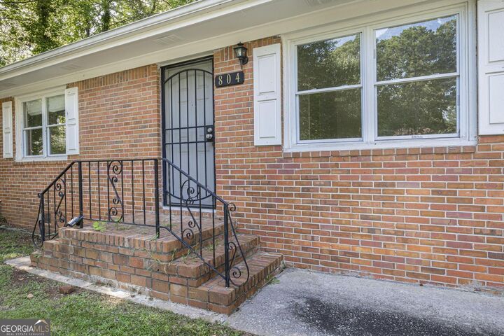 Property Photo: 804 Brookdale Drive SW GA 30315