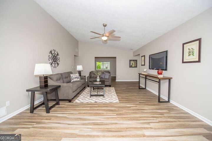 Property Photo:  180 Crabtree Drive W  GA 30076 