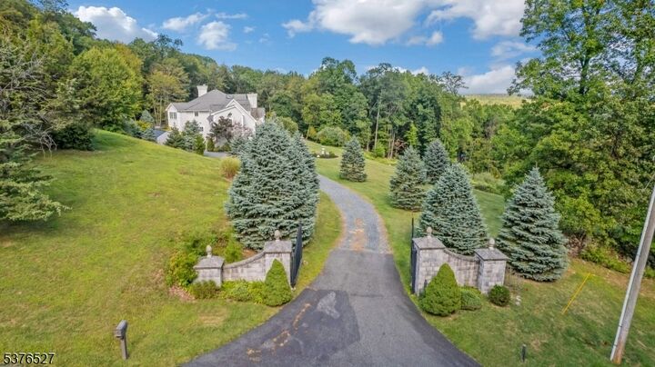 Property Photo:  6 Mountain Terrace  NJ 07825 