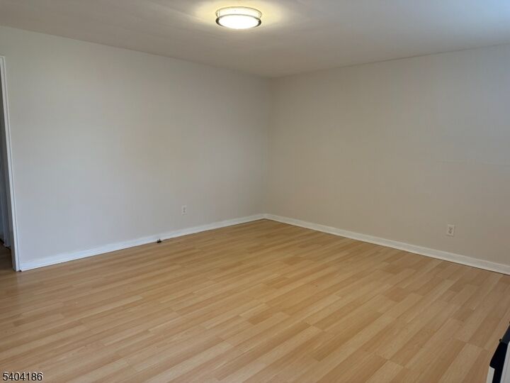 Property Photo:  445 Morris Avenue, Unit 1A  NJ 07081 