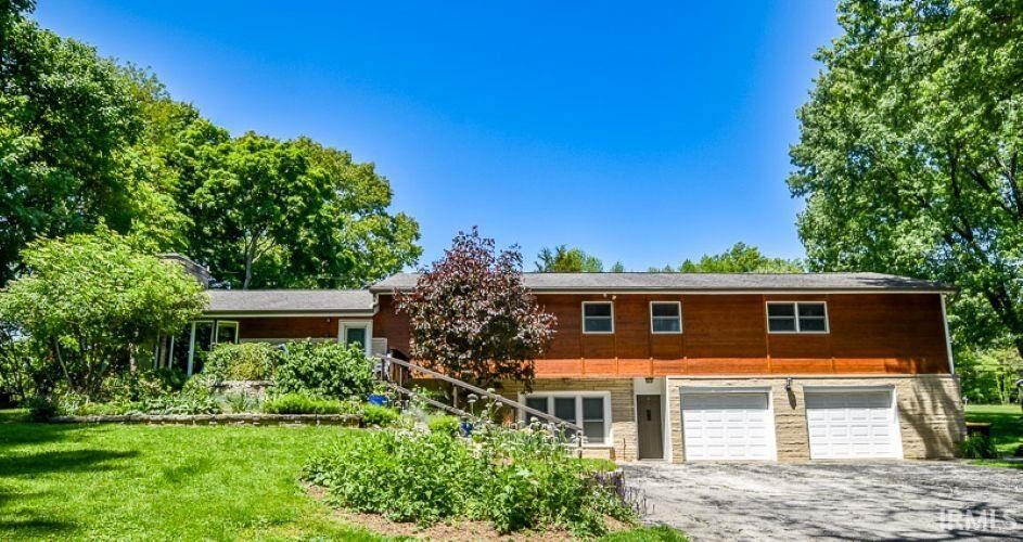 Property Photo: 609 E Audubon Drive IN 47408-9730