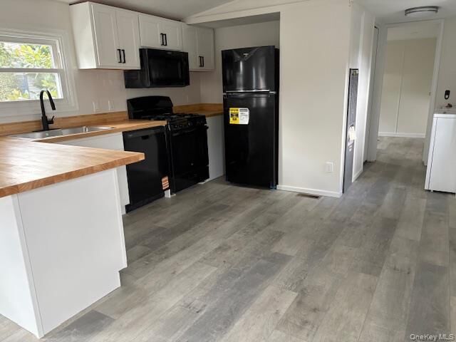 Property Photo:  525/D17 Riverleigh  NY 11901 