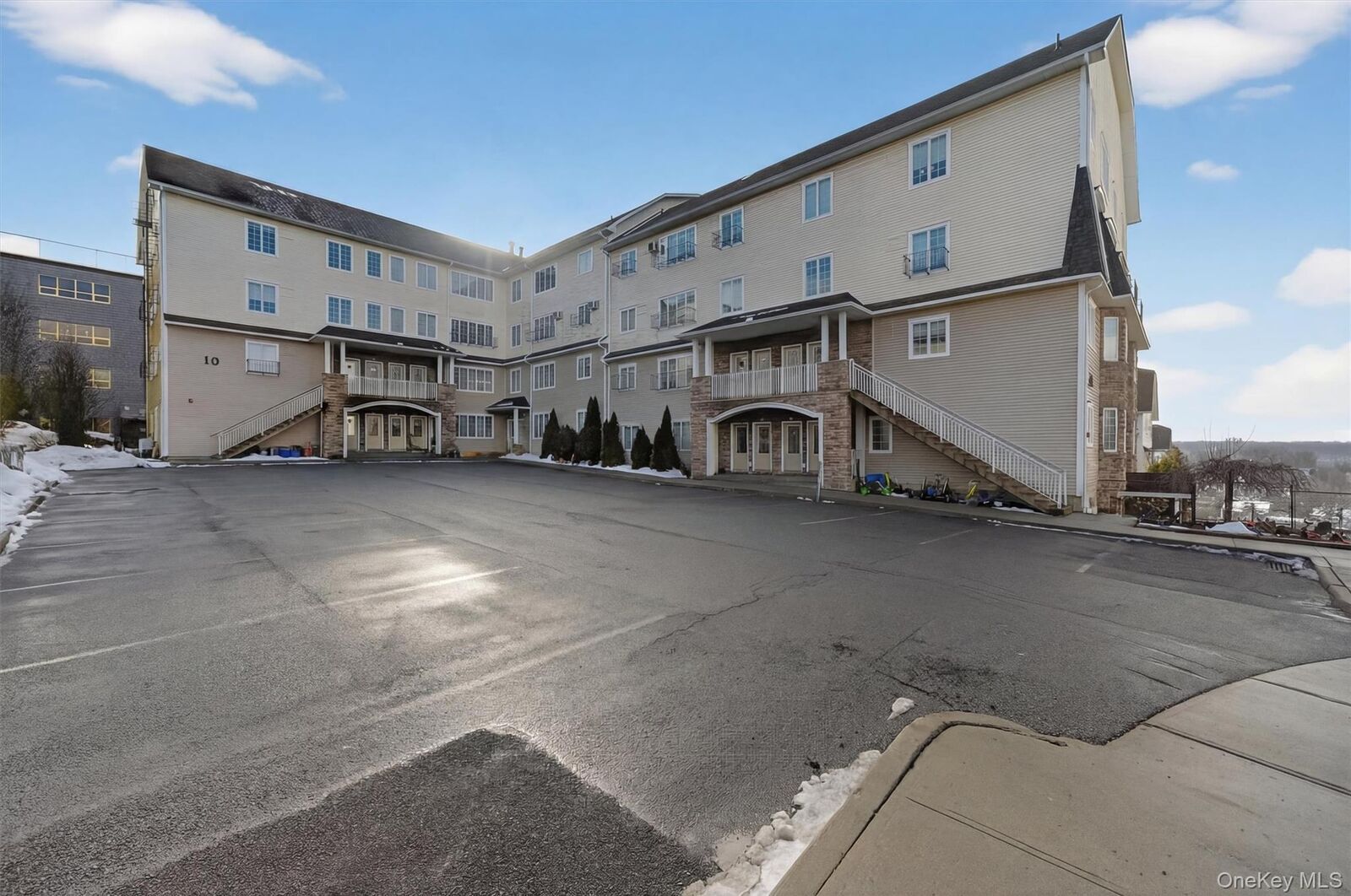 Property Photo:  10 Lemberg Court 401  NY 10950 