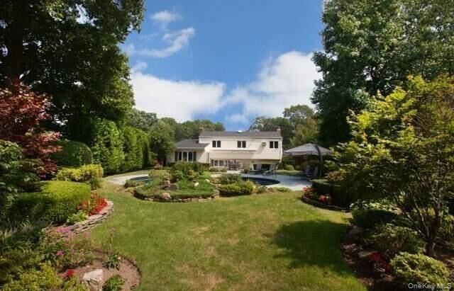 Property Photo: 946 Manor Lane NY 11706