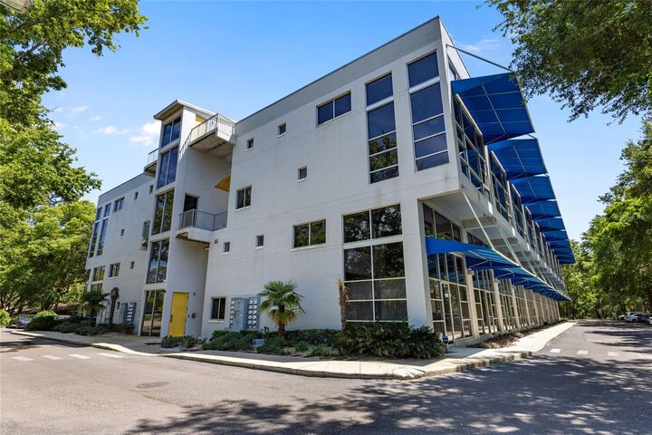 Property Photo:  2515 SW 35th Place 203  FL 32608 