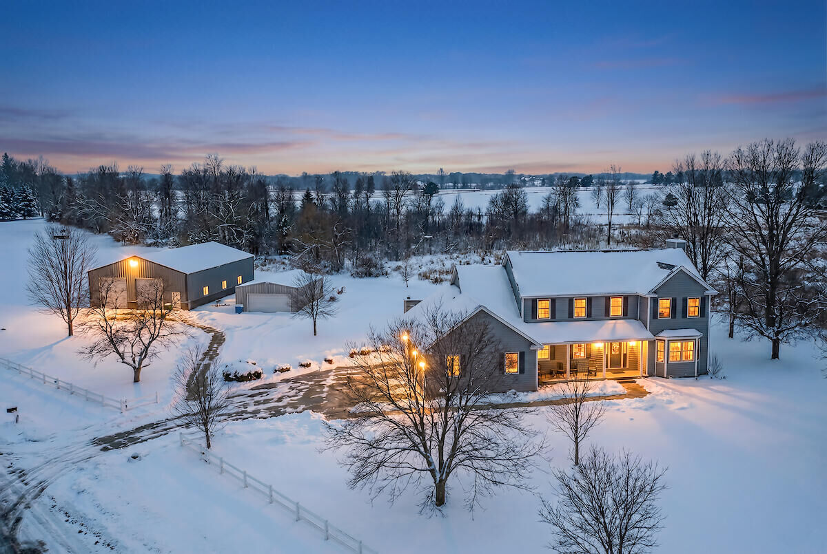 Property Photo:  1717 Ernst Dr  WI 53027 