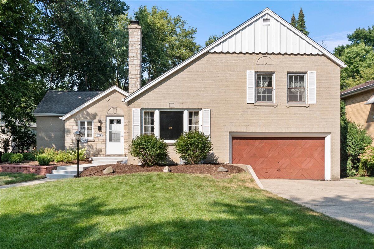 Property Photo:  6745 N Leoti Avenue  IL 60646 