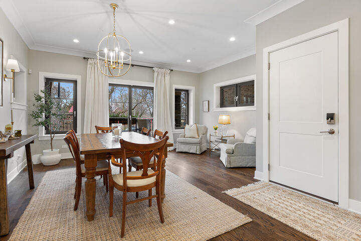 Property Photo:  648 W Webster Avenue 1  IL 60614 