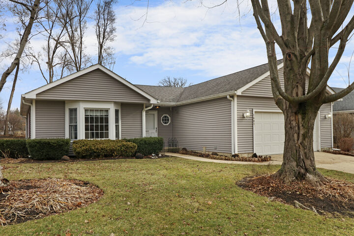 Property Photo:  1608 N Leonard Avenue  IL 60050 