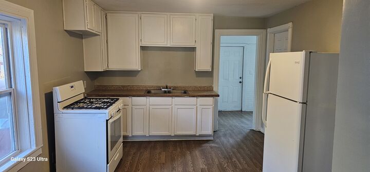Property Photo: 138 N Woodlawn Avenue IL 60506