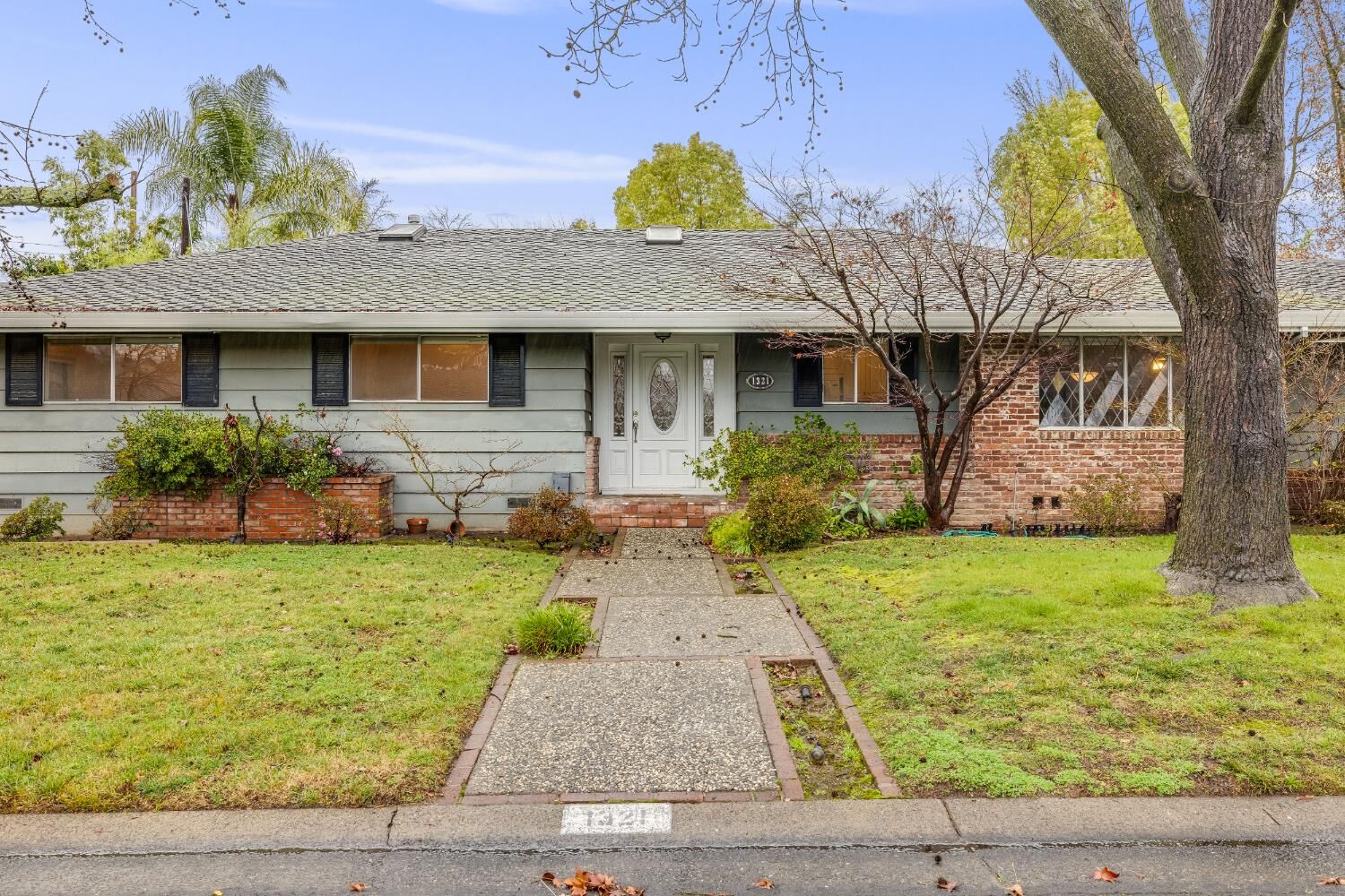 Property Photo:  1321 Normandy Lane  CA 95822 