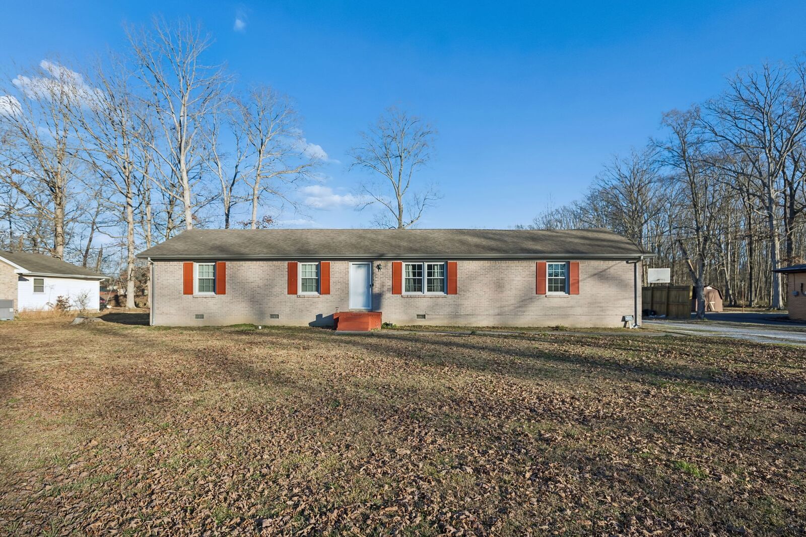 Property Photo:  1213 Woodcrest Dr  TN 37355 