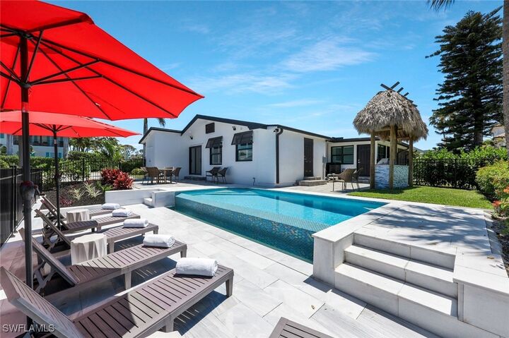 Property Photo: 493 Willet Avenue FL 34108