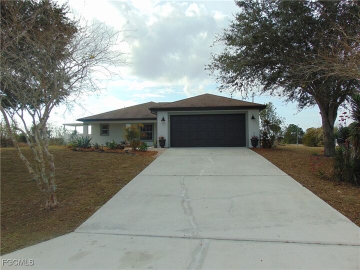 Property Photo:  9012 E Mac Court  FL 33935 