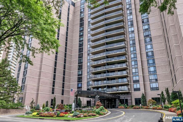 Property Photo:  1512 Palisade Avenue 16L  NJ 07024 