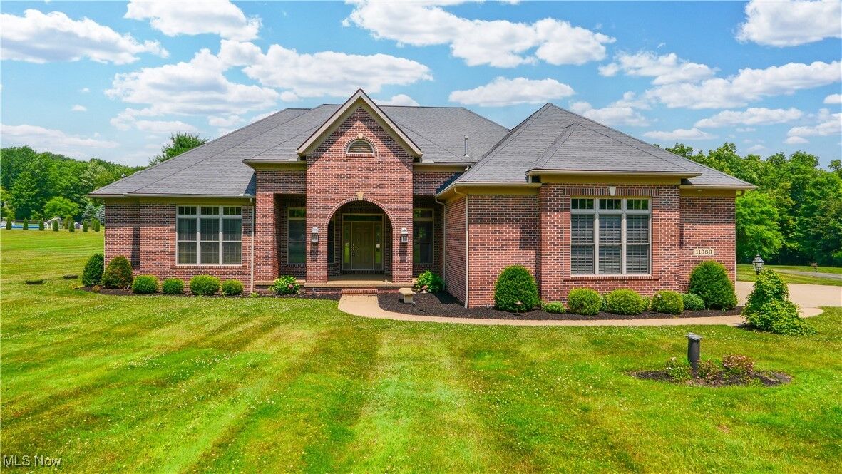 Property Photo:  11383 Rolling Meadows Drive  OH 44231 