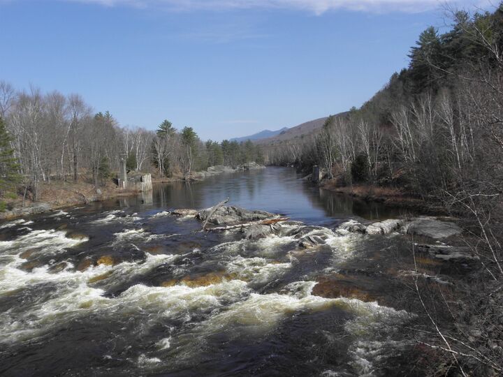 Property Photo:  819 Eastside Road  NH 03262 