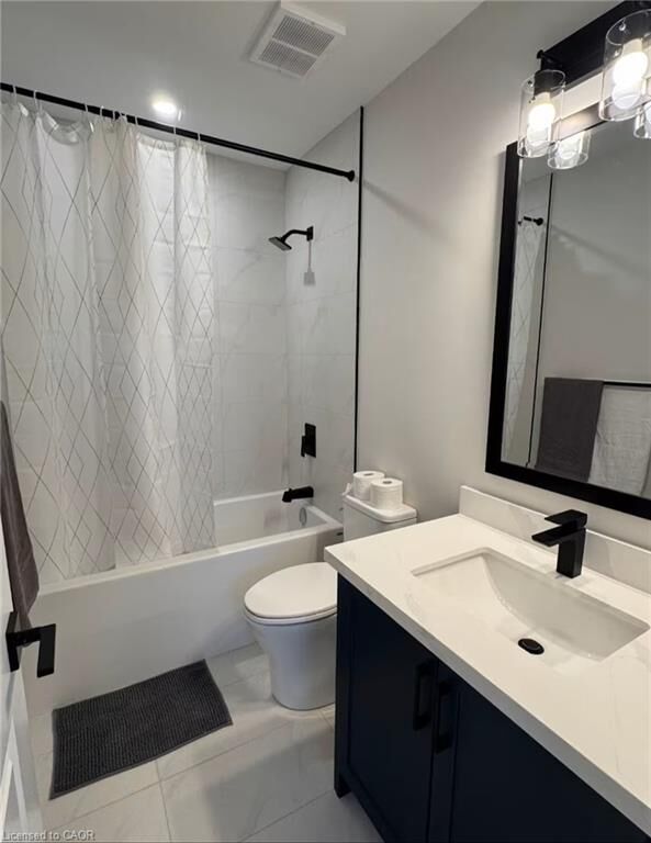 Property Photo: 132 Hodgkins Avenue ON L2V 1M1