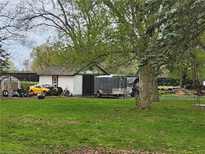 Property Photo: 740 Hillcrest Road ON N3Y 4K1