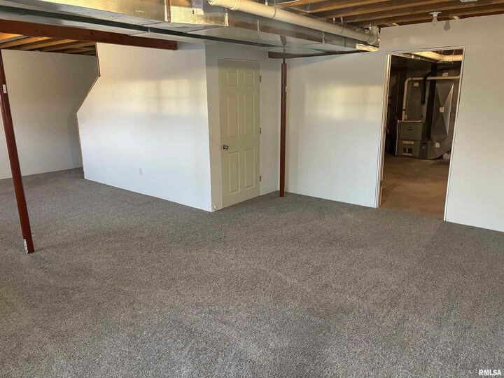 Property Photo:  2116 W Geneva Road  IL 61615 