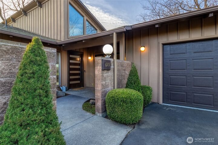 Property Photo:  619  Country Club Road  WA 99362 