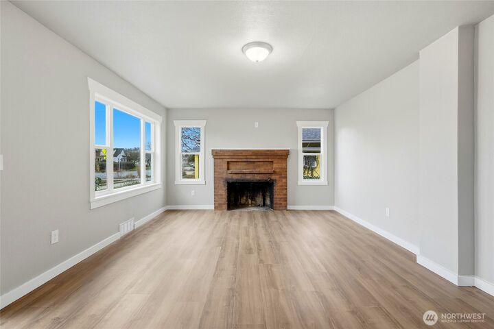 Property Photo:  1524  2nd Street  WA 98270 