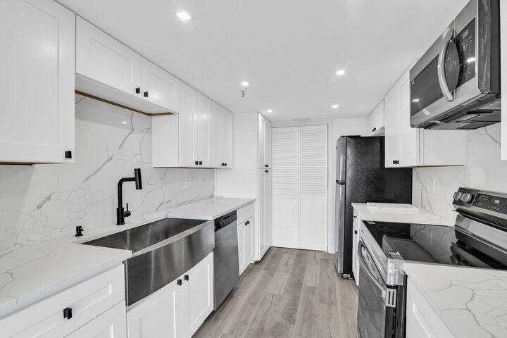 Property Photo:  859 Jeffery Street 810  FL 33487 