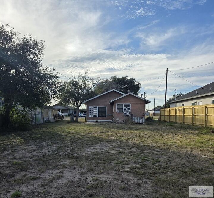 Property Photo:  507 S Indiana Ave.  TX 78596 