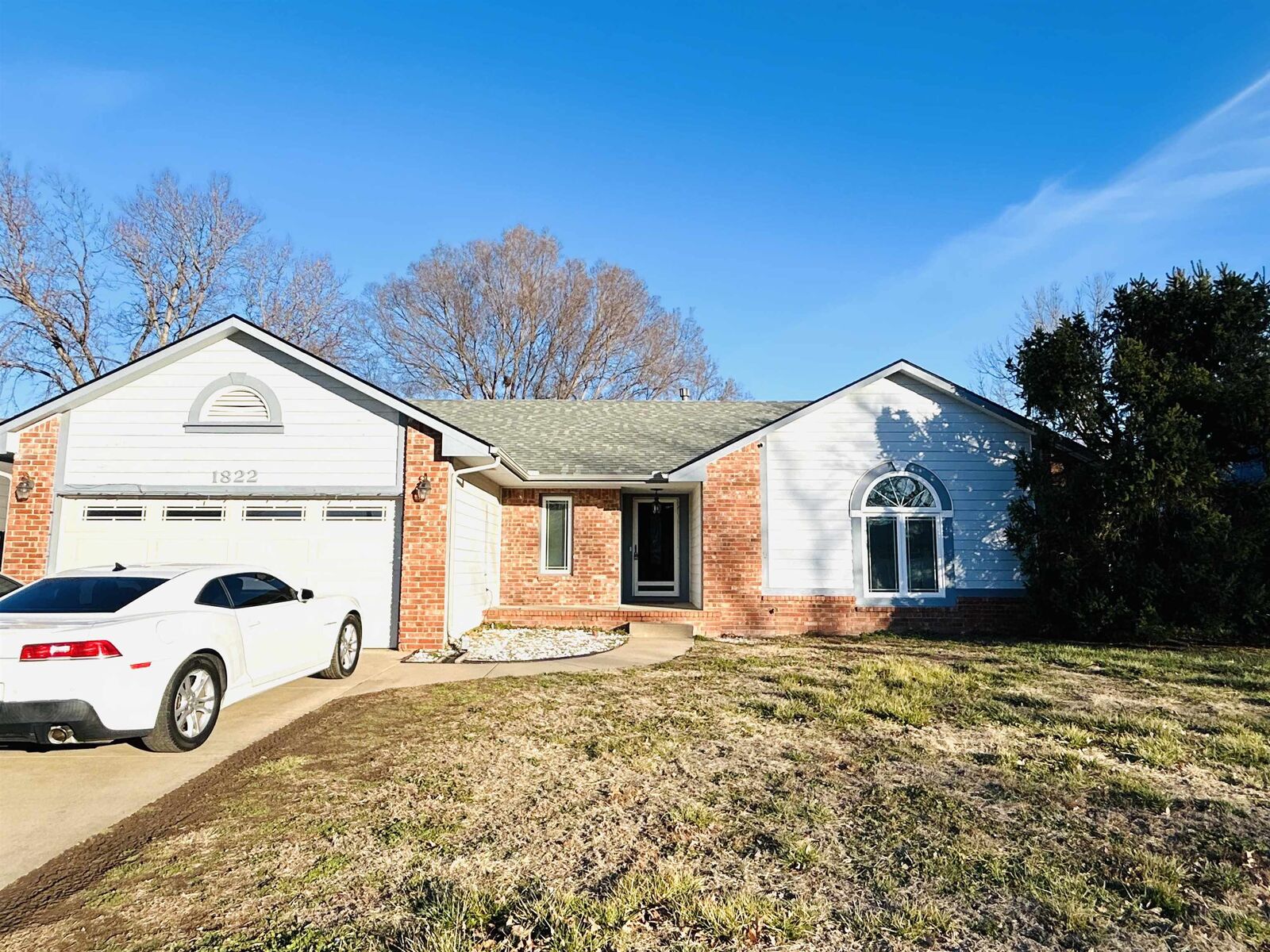 Property Photo:  1822 N Redbarn Ln  KS 67212 
