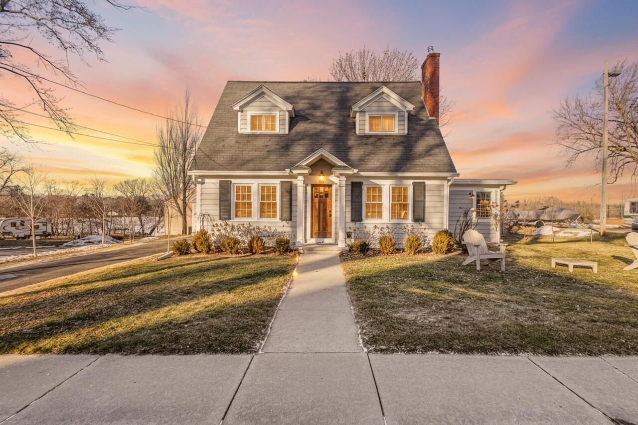 Property Photo:  472 Hill Street  WI 54941 