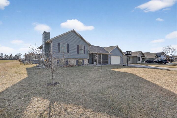 Property Photo: 2603 Omaha Drive WI 53546