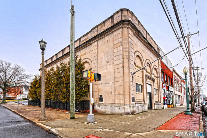 Property Photo:  574 Campbell Avenue  CT 06516 