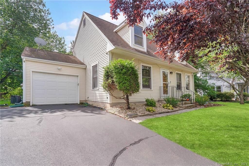 Property Photo:  25 Walcott Green 25  CT 06074 